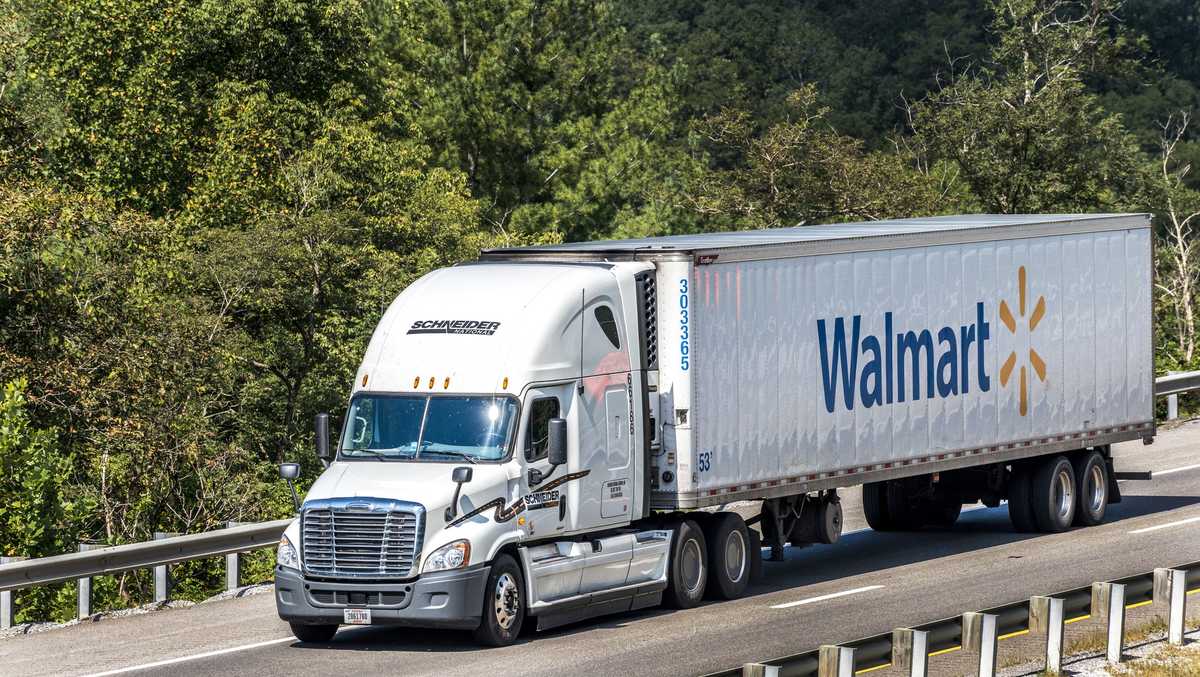 walmart-to-hire-hundreds-of-truck-drivers-on-near-90k-average-salary