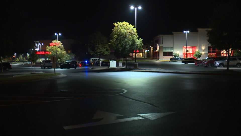 Woman found dead in vehicle in Ward Parkway mall parking lot