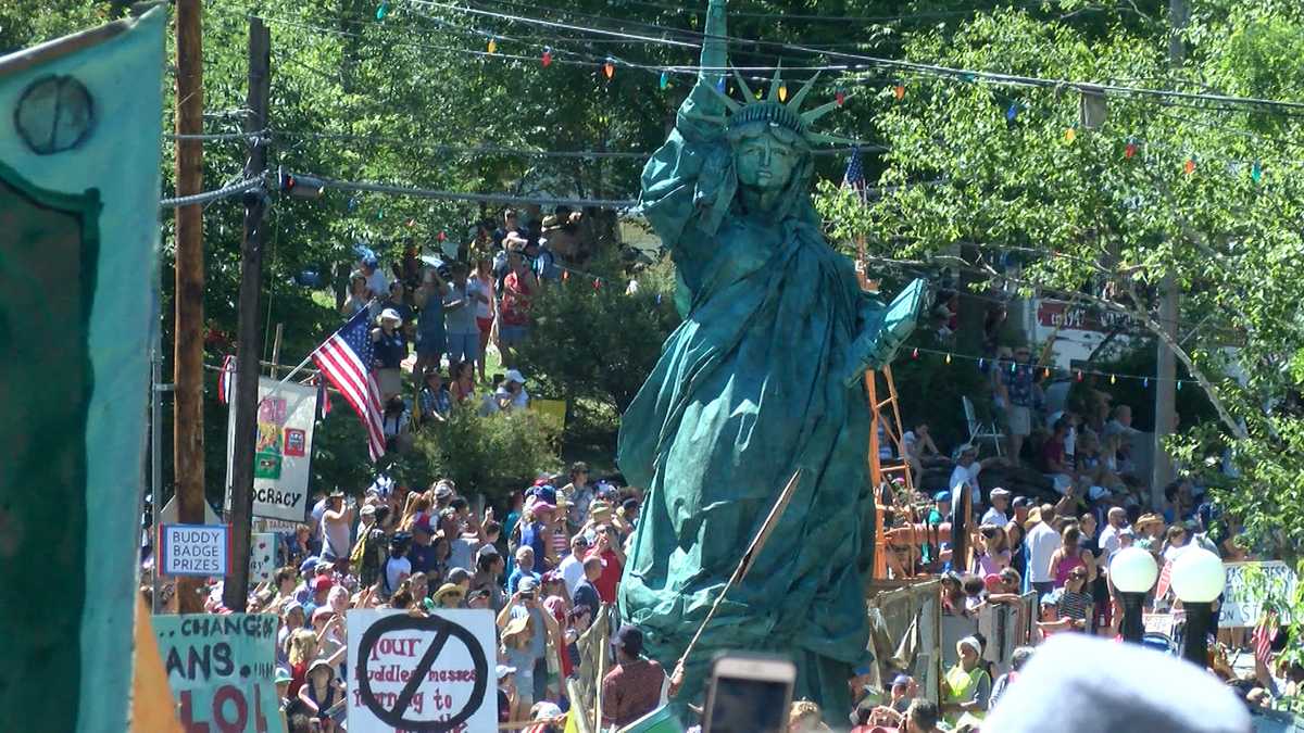 Warren hosts 70th annual 4th of July parade
