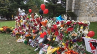 Memorial grows for high school students killed in crash