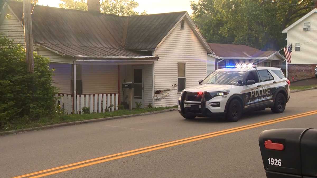 Vehicle hits home in Washington County