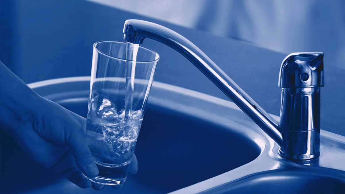An Iowa city is without water, prompting emergency meeting