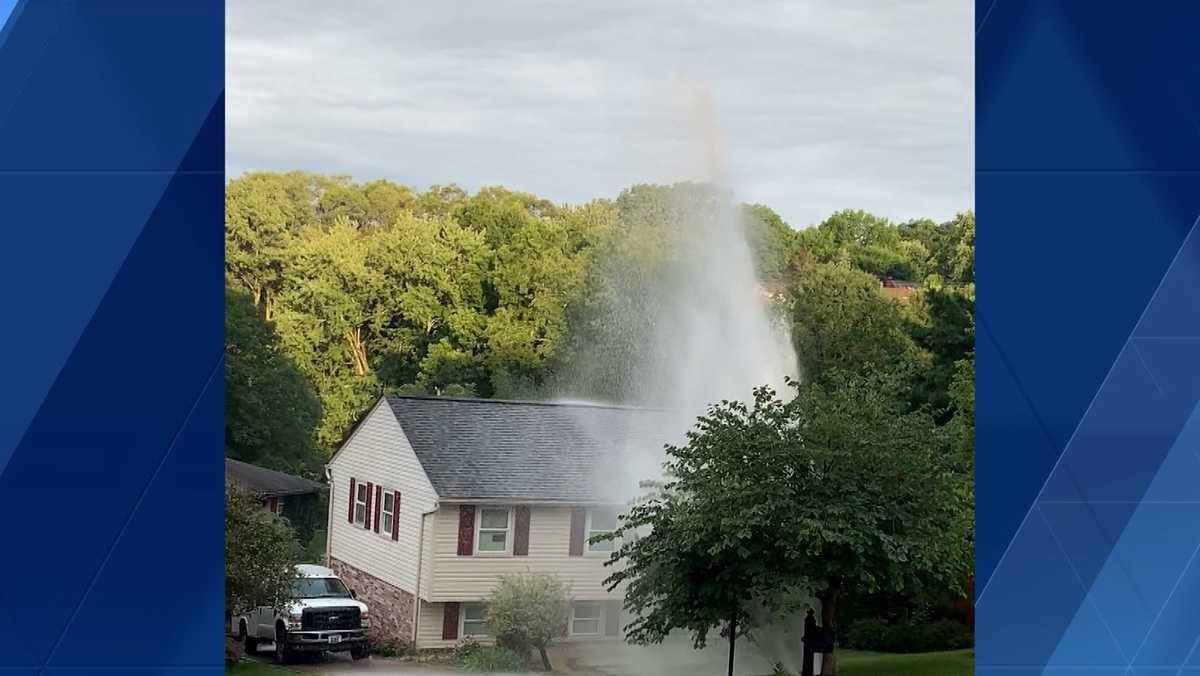 Water main break in Pleasant Hills