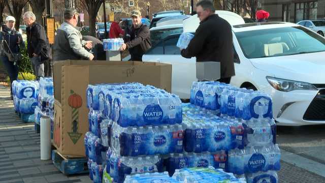 Community leaders, donors in Louisville give water to those in need after Kentucky tornadoes - Vimarsana News