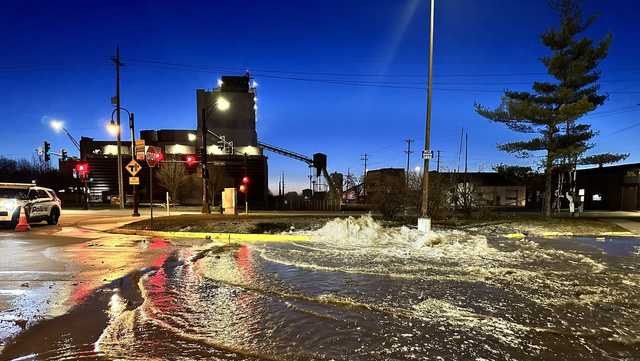 Ames water main break shuts down Main Street parking lots - Vimarsana News