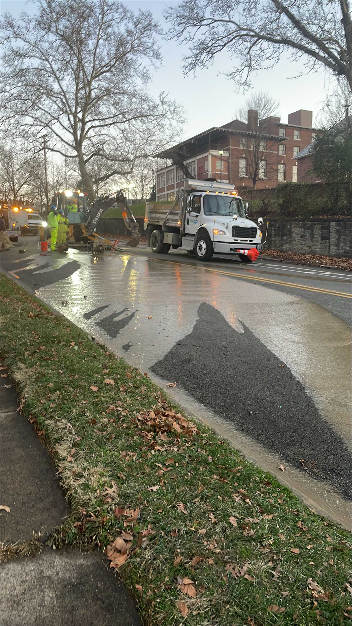 Pittsburgh Water Main Break Closes Part Of 40th Street