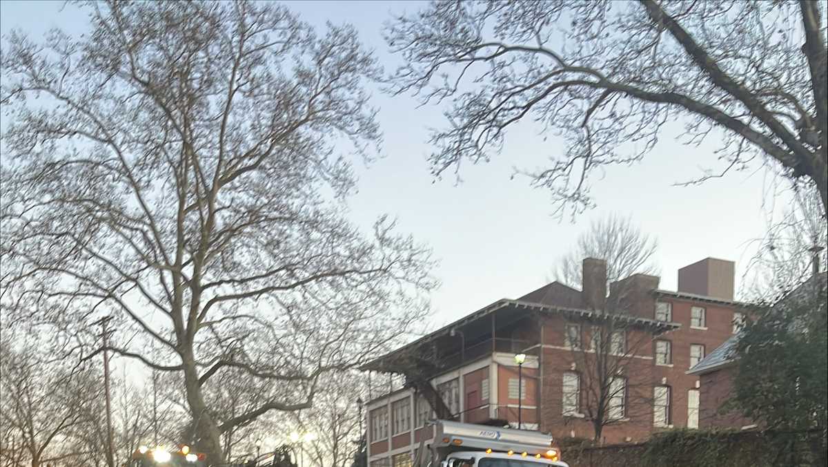 Pittsburgh water main break closes part of 40th Street