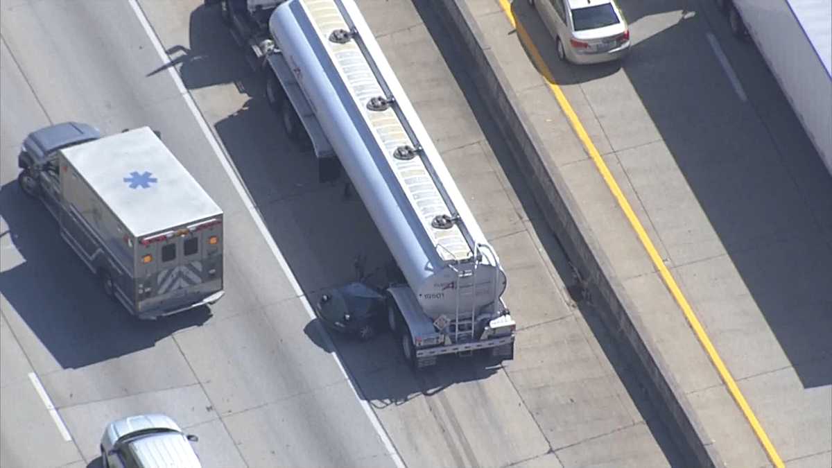 All lanes of I-264 East reopen after accident reconstruction