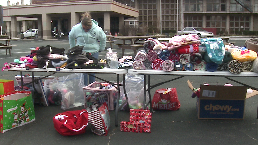 No Christmas Extravaganza, but Wayside Christian Mission still finds ...