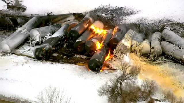A train carrying highly flammable ethanol derails in Minnesota, sparking an hourslong fire - Vimarsana News