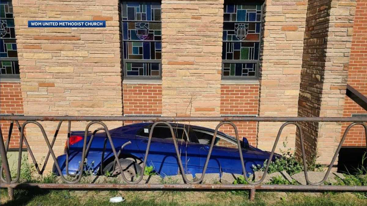 Man faces multiple charges after car crashes into West Des Moines church