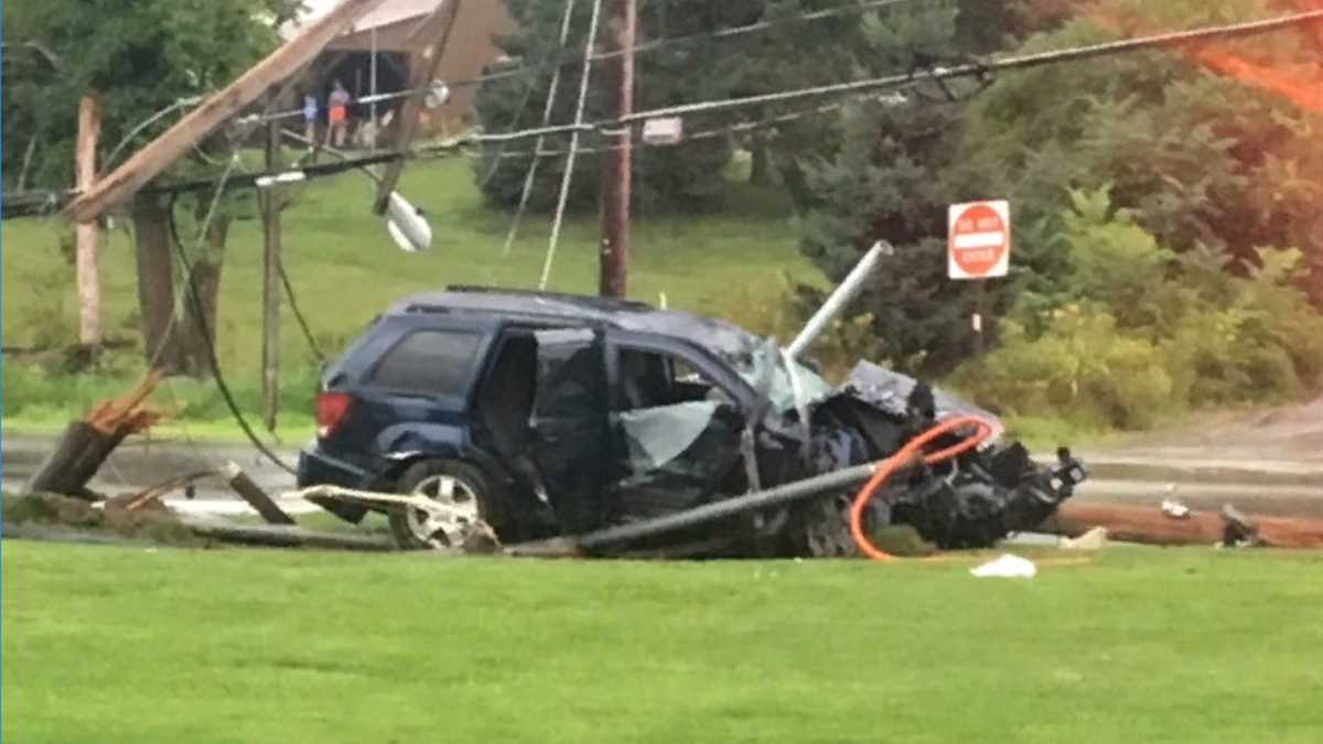 Crash closes portion of Route 114 in Weare