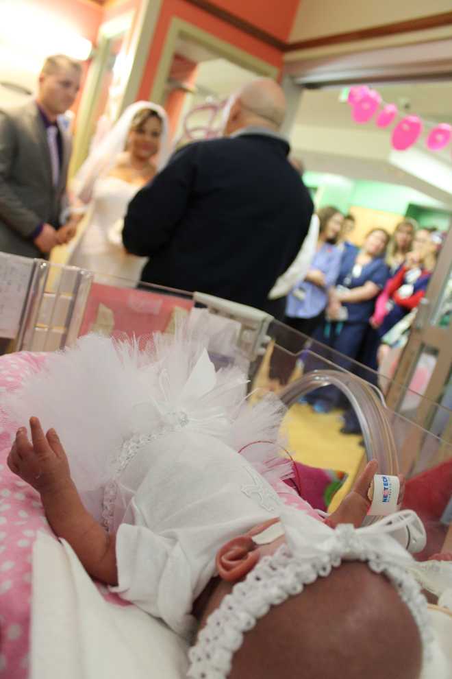 parents&#x20;marry&#x20;in&#x20;NICU&#x00A0;