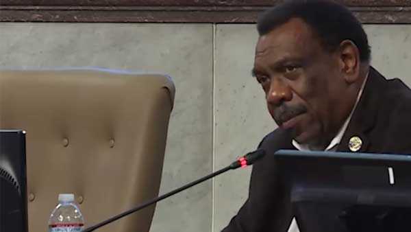 Cincinnati City Council votes not to suspend Wendell Young - Vimarsana News