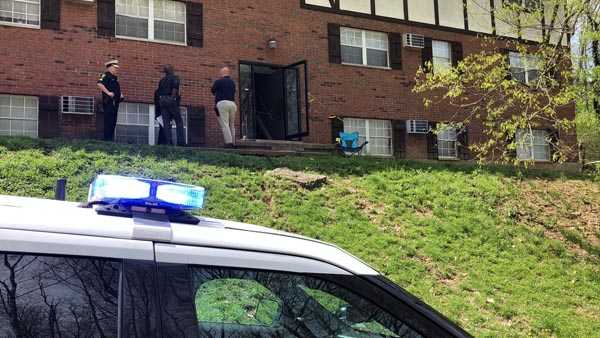1 dead, gunman at large after shooting in West Price Hill