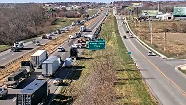 I-70 WB closed between Oak Grove and Blue Springs due to large wreck with overturned semi - Vimarsana News