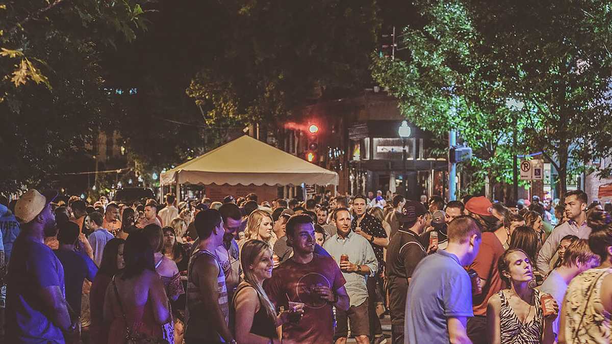 KANSAS CITY MISSOURI Weekend security screening returns to Westport