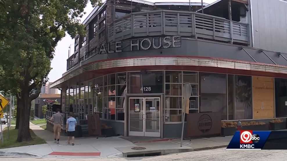 Popular Kansas City bar permanently closes its doors in Westport