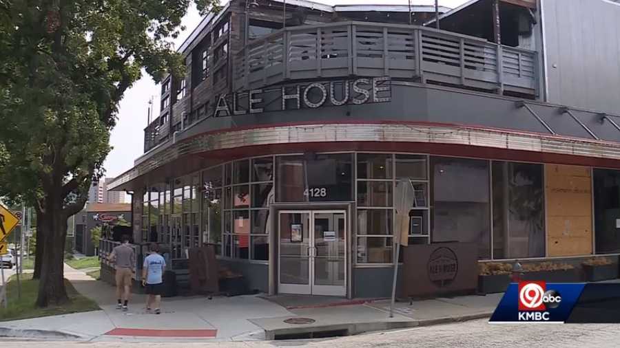 Popular Kansas City Bar Permanently Closes Its Doors In Westport