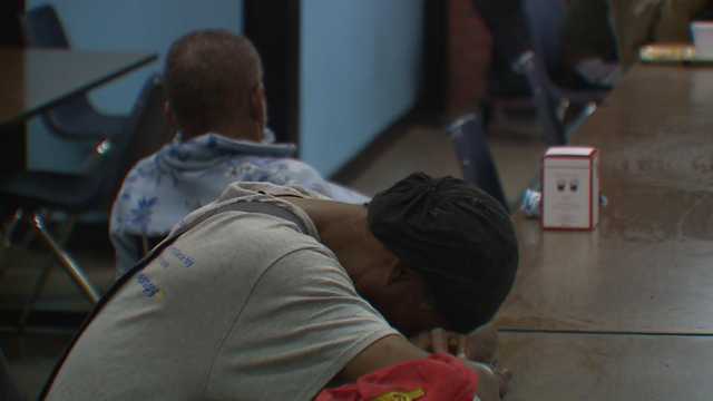 Organization helps hundreds looking for relief from the heat - Vimarsana News