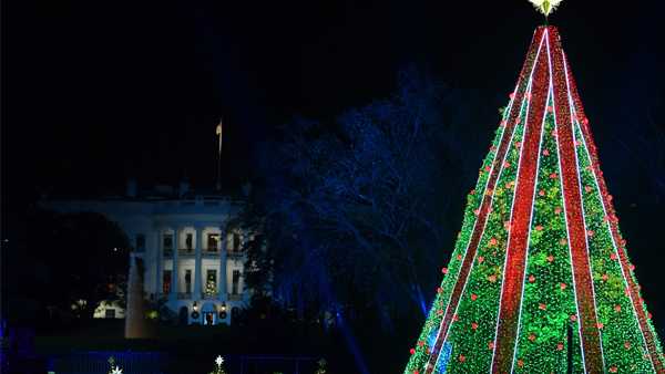 Trump executive order gives federal employees day off on Christmas Eve