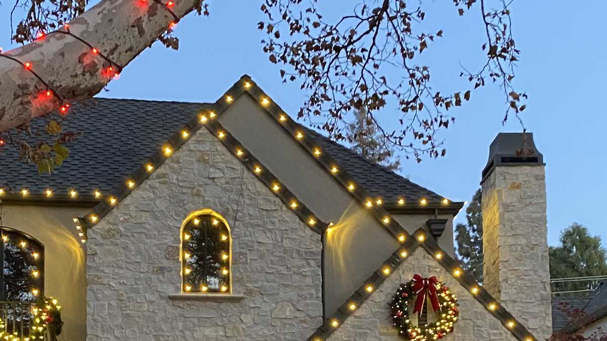 Fab 40 Christmas Lights In Sacramento 2022 Sacramento Christmas lights Pictures from the Fab 40s Fab 40 Christmas Lights In Sacramento 2022 Sacramento Christmas lights Pictures from the Fab 40s