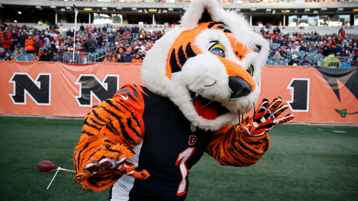 Pep rally at Frederick Douglass Elementary for Bengals - The