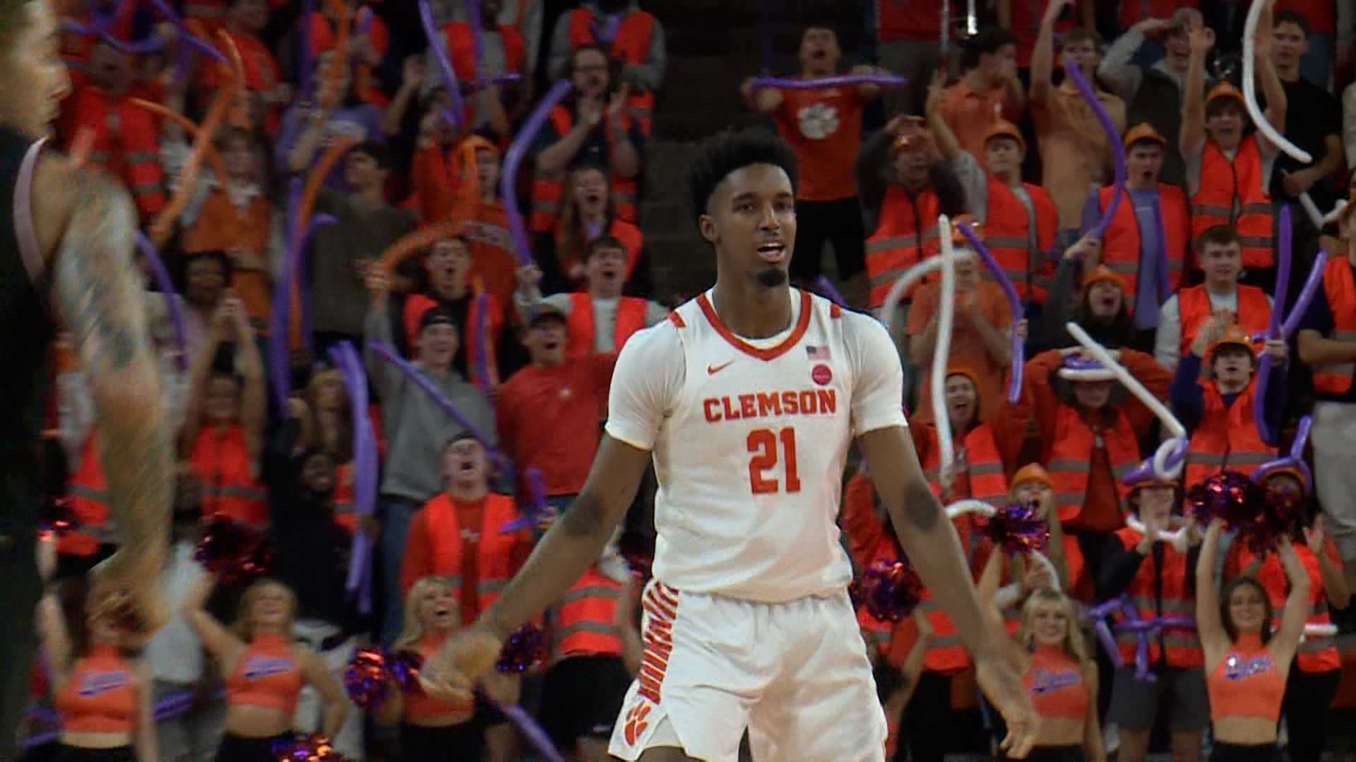 Clemson deals basketball score