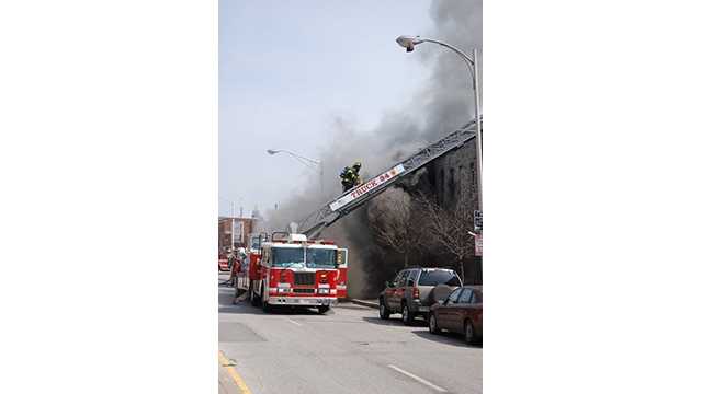 2 firefighters injured in southwest Baltimore blaze
