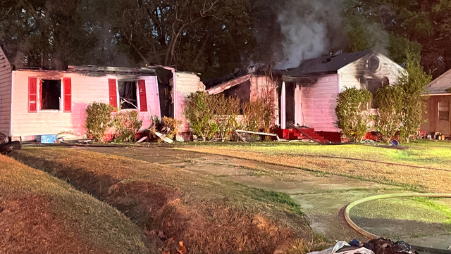 Firefighters battle a house fire in south Jackson - Vimarsana News