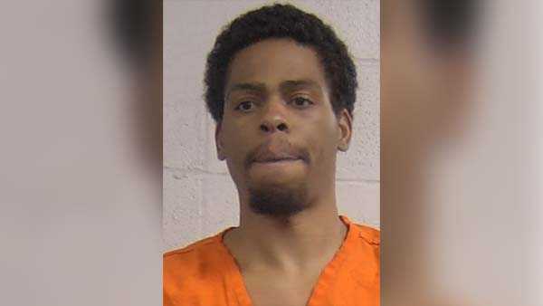 Man arrested after hitting multiple cars along Dixie Highway