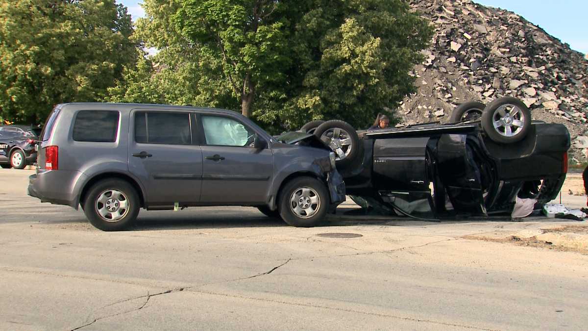 Eight arrested after Milwaukee police chase ends in crash - WISN