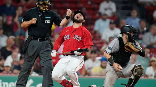 Red Sox 12, Yankees 8: Another Sox stunner