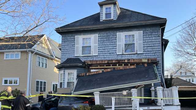 'Shocking': Car crashes into Winchester home - Vimarsana News