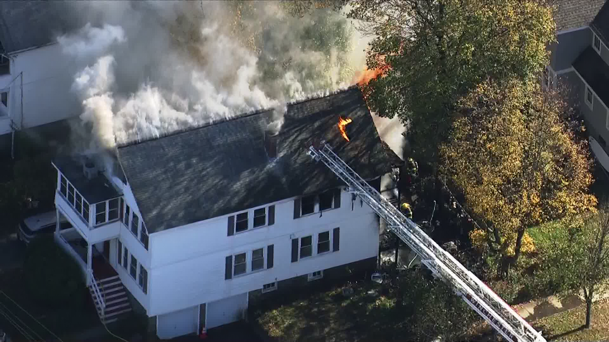 Sky5 over smoky house fire in Winchester