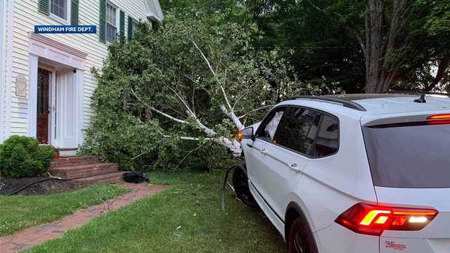 Windham, NH home damaged after vehicle crashes into tree - Vimarsana News