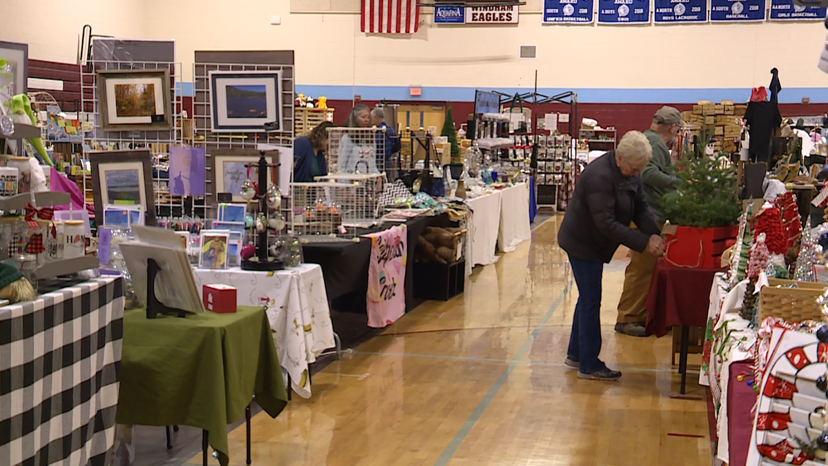 Windham High School boosters club holds holiday craft fair to raise