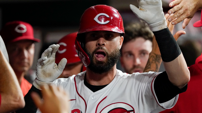 Winker hits slam, Reds slug 4 more HRs, beat Braves 12-3