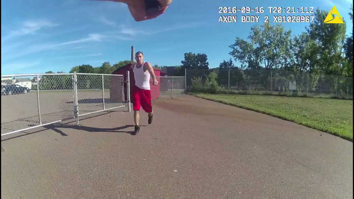 Video Body camera shows deadly police shooting