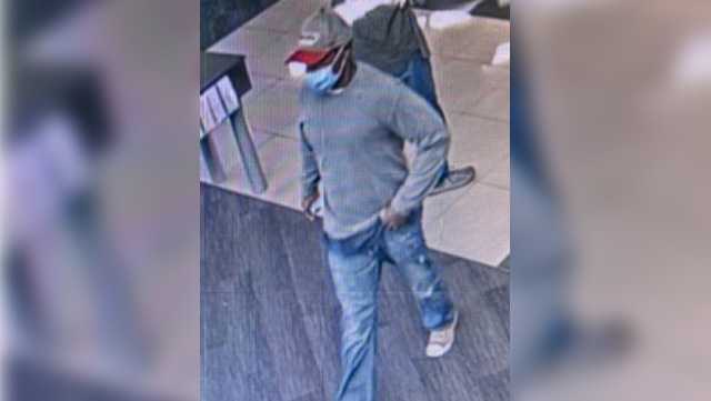 Police searching for suspect in Winter Park bank robbery