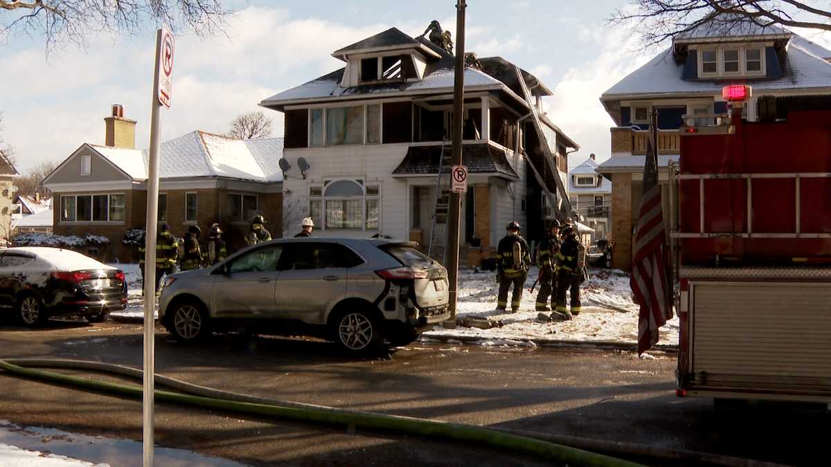 Milwaukee firefighters rescue one person from Sunday morning house fire