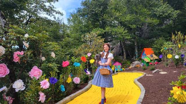 North Carolina's famed 'Wizard of Oz' theme park reopens for fall season - Vimarsana News