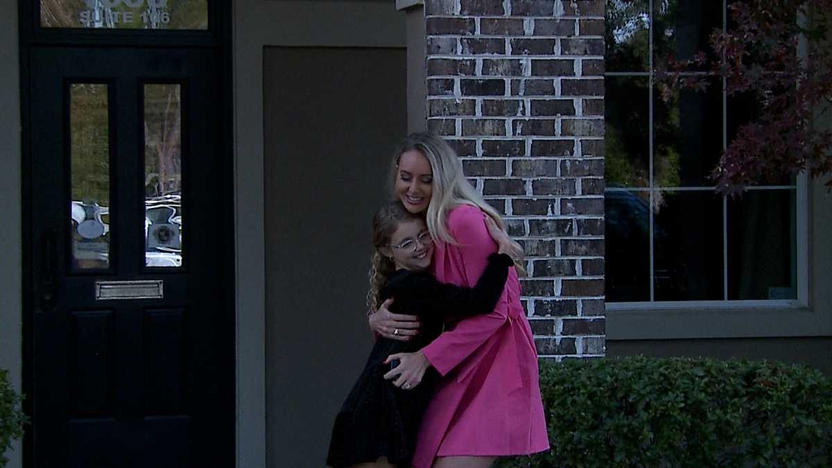 10-year-old WJCL superfan visits Lowcountry studio to try out the news business