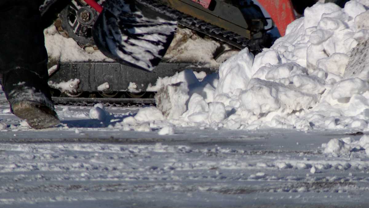 Local contractors clear driveways, parking lots after Louisville snowstorm