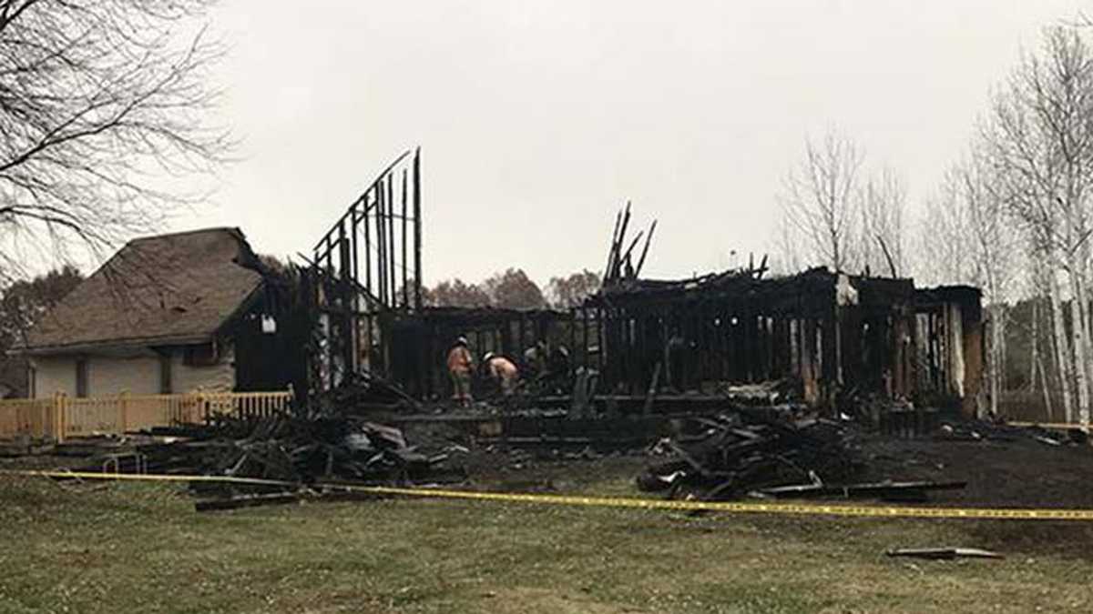6 dead in Illinois house fire