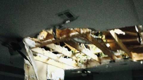 Residents pick up damage after severe storms Tuesday - Vimarsana News