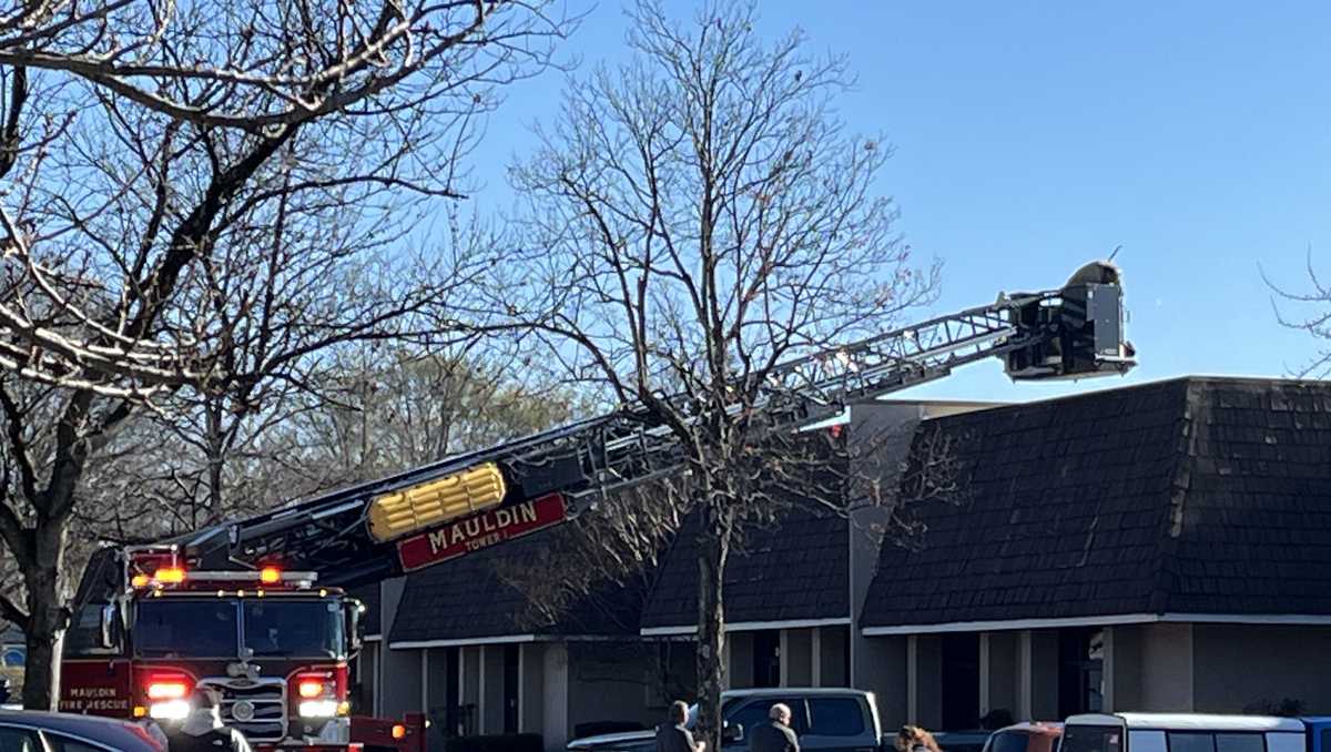 Fire crews respond to office buildings along Woodruff Road