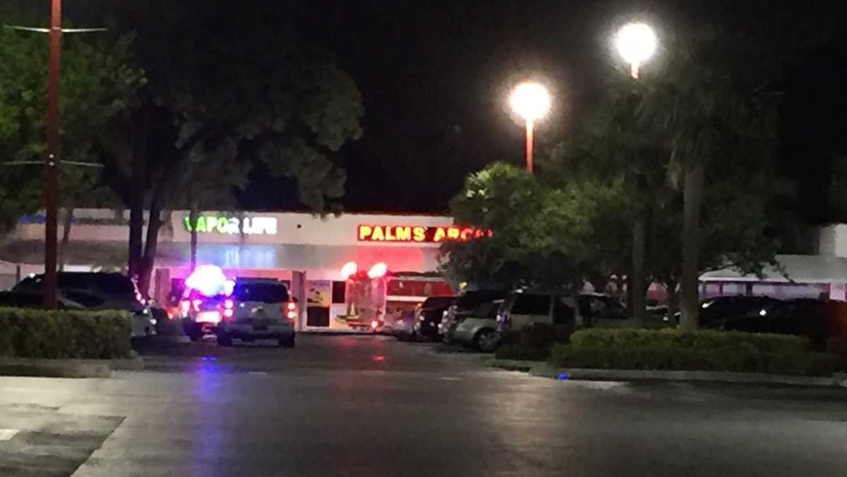 2 injured in West Palm Beach arcade shooting