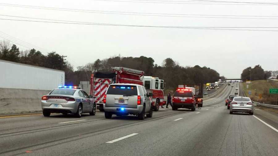 Wreck Blocks Lanes Slows Traffic On I 85