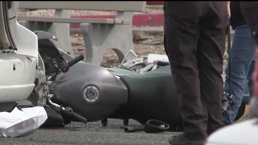 Motorcyclist Dies After Crashing Into Vehicle